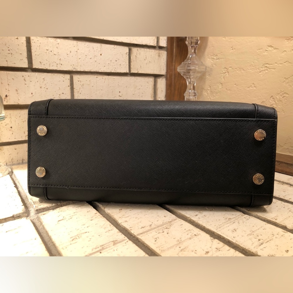 π₯Moving to @the_bag_guyπ₯Michael Kors - Dillon Saffiano Satchel-Black/Gold - Picture 14 of 16